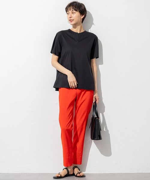 23区(ニジュウサンク)の「【汗じみ防止/洗える】スムースデザイン バックフレア カットソー(Tシャツ/カットソー・レディース・ダークブラウン系/ブラック系/ホワイト系/オールドローズ系・38/40)」の14枚目の写真