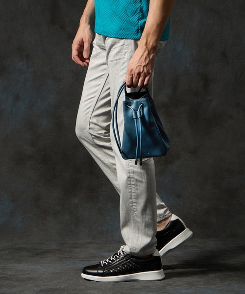 HIDEAWAYS NICOLE(ハイダウェイニコル)の「ティアドロップ2WAYミニショルダーバッグ(ショルダーバッグ・メンズ・ライトベージュ/ブラック/ブルー・FREE)」の8枚目の写真