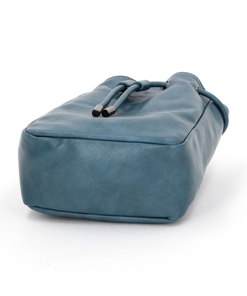 HIDEAWAYS NICOLE(ハイダウェイニコル)の「ティアドロップ2WAYミニショルダーバッグ(ショルダーバッグ・メンズ・ライトベージュ/ブラック/ブルー・FREE)」の14枚目の写真