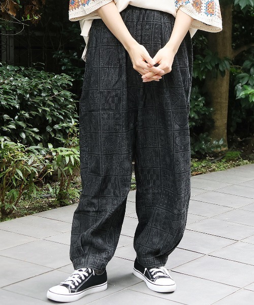 チチカカ（チチカカ）の「アディレプリントデニムパンツ（デニムパンツ・レディース・ブラック/インディゴブルー・FREE）」の2枚目の写真