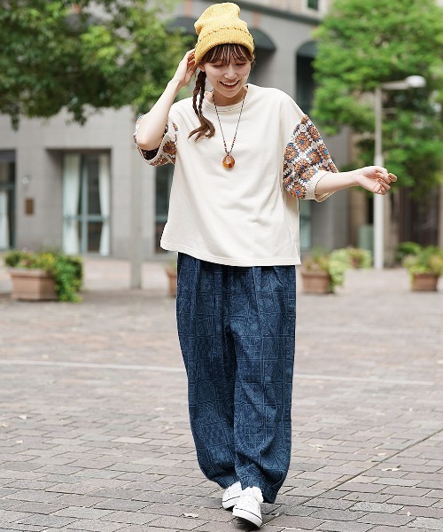 チチカカ（チチカカ）の「アディレプリントデニムパンツ（デニムパンツ・レディース・ブラック/インディゴブルー・FREE）」の4枚目の写真