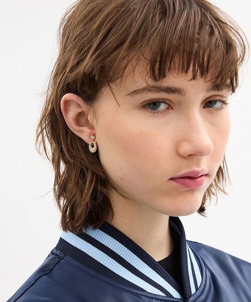 COACH（コーチ）の「シグネチャー クリスタル パヴェ クリップ オン イヤリング（イヤリング・レディース・ゴールド系その他・ONE）」の4枚目の写真
