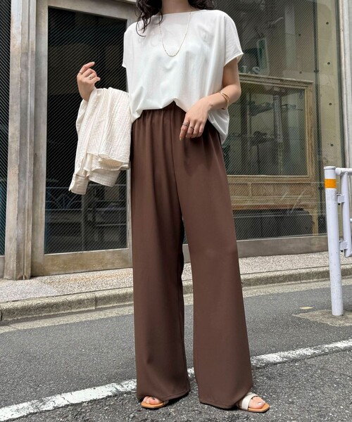 fredy emue(フレディエミュ)の「ミニマルリラックスイージーパンツ(その他パンツ・レディース・アイボリー/ブラウン/ブラック・38/36)」の4枚目の写真