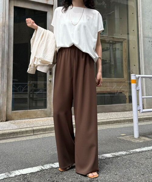 fredy emue(フレディエミュ)の「ミニマルリラックスイージーパンツ(その他パンツ・レディース・アイボリー/ブラウン/ブラック・38/36)」の7枚目の写真