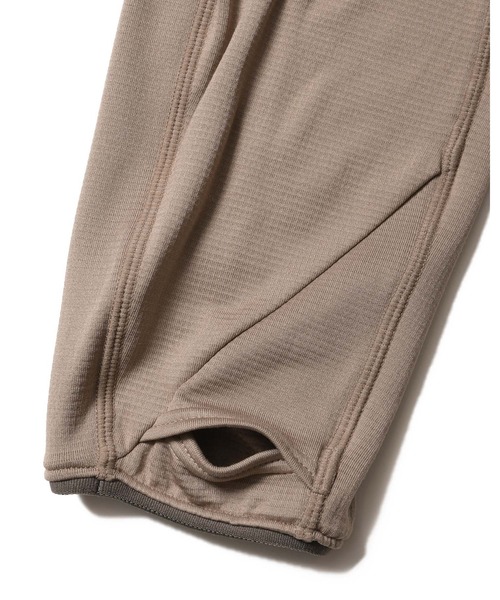 F.C.Real Bristol（エフシーレアルブリストル）の「GRID FLEECE HYBRID BLOUSON（ブルゾン・メンズ・ベージュ/ブラック・SMALL/MEDIUM/LARGE/X-LARGE/XX-LARGE）」の14枚目の写真