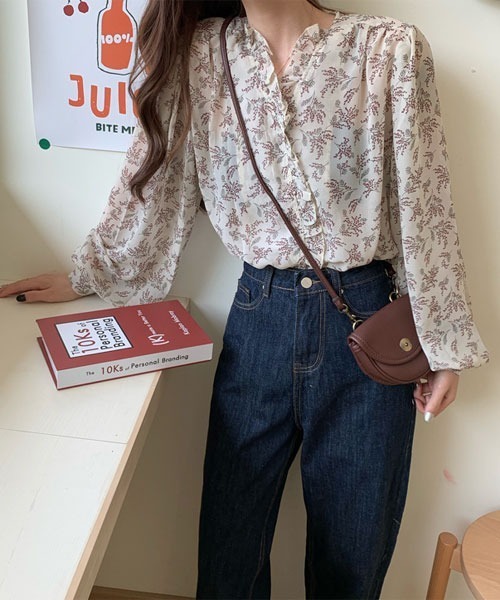 i-dare(アイディア)の「【i-dare】花柄 ボリューム スリーブ 長袖 ブラウス(シャツ/ブラウス・レディース・ブルー/アイボリー/イエロー・SMALL/MEDIUM/LARGE/X-LARGE)」の15枚目の写真