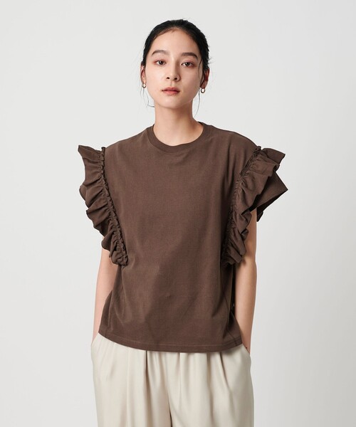 BEAUTY&YOUTH UNITED ARROWS(ビューティーアンドユースユナイテッドアローズ)の「コットンフリル ショートスリーブカットソー(Tシャツ/カットソー・レディース・ダークグレー/ホワイト/ダークブラウン・FREE)」の3枚目の写真