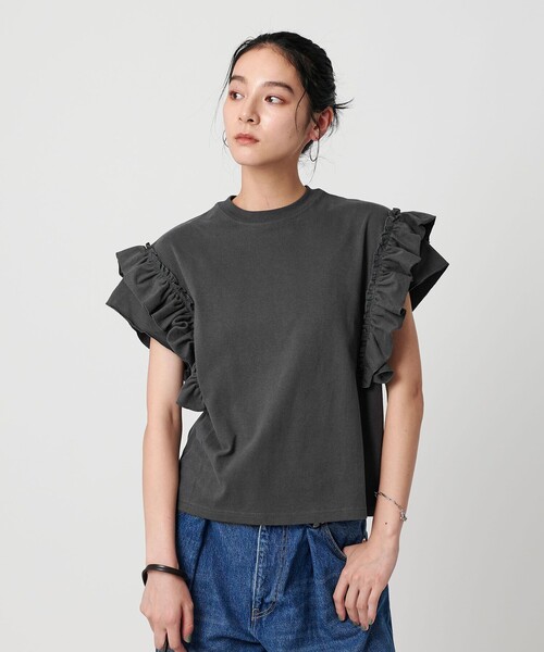 BEAUTY&YOUTH UNITED ARROWS(ビューティーアンドユースユナイテッドアローズ)の「コットンフリル ショートスリーブカットソー(Tシャツ/カットソー・レディース・ダークグレー/ホワイト/ダークブラウン・FREE)」の2枚目の写真
