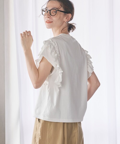 BEAUTY&YOUTH UNITED ARROWS(ビューティーアンドユースユナイテッドアローズ)の「コットンフリル ショートスリーブカットソー(Tシャツ/カットソー・レディース・ダークグレー/ホワイト/ダークブラウン・FREE)」の7枚目の写真