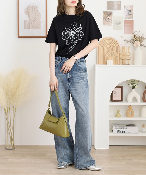 BRODIAEA(ブローディア)の「BRODIAEA フラワー刺繍×プリント半袖Tシャツ(Tシャツ/カットソー・レディース・ブラック/オフホワイト/グレー/レンガ・40)」の12枚目の写真