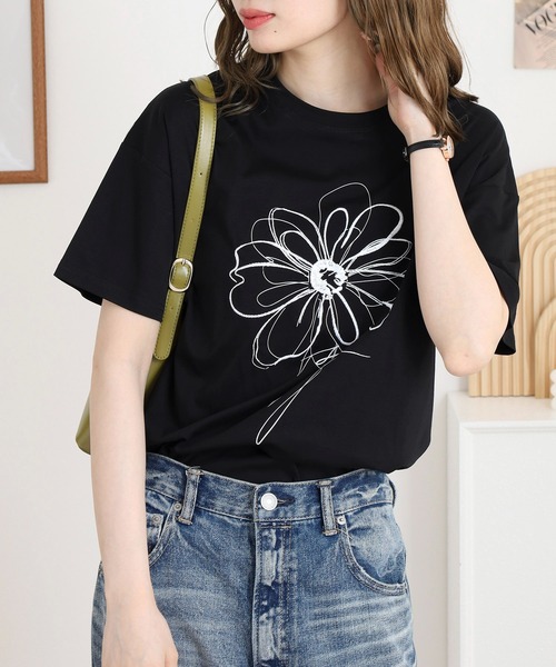BRODIAEA(ブローディア)の「BRODIAEA フラワー刺繍×プリント半袖Tシャツ(Tシャツ/カットソー・レディース・ブラック/オフホワイト/グレー/レンガ・40)」の11枚目の写真