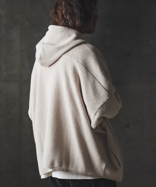 GLIMCLAP(グリムクラップ)の「mpa3856-Zip-up hoodie-Soft brushed waffle fabric- ジップアップパーカー(パーカー・メンズ・キナリ/ダークベージュ/ブラック・S/M/L)」の6枚目の写真