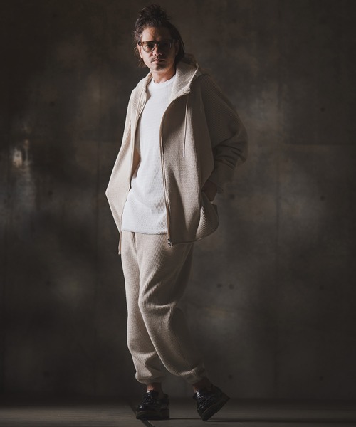 GLIMCLAP(グリムクラップ)の「mpa3856-Zip-up hoodie-Soft brushed waffle fabric- ジップアップパーカー(パーカー・メンズ・キナリ/ダークベージュ/ブラック・S/M/L)」の9枚目の写真