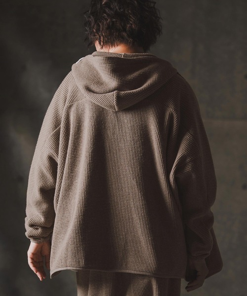 GLIMCLAP(グリムクラップ)の「mpa3856-Zip-up hoodie-Soft brushed waffle fabric- ジップアップパーカー(パーカー・メンズ・キナリ/ダークベージュ/ブラック・S/M/L)」の12枚目の写真