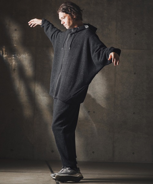 GLIMCLAP(グリムクラップ)の「mpa3856-Zip-up hoodie-Soft brushed waffle fabric- ジップアップパーカー(パーカー・メンズ・キナリ/ダークベージュ/ブラック・S/M/L)」の18枚目の写真