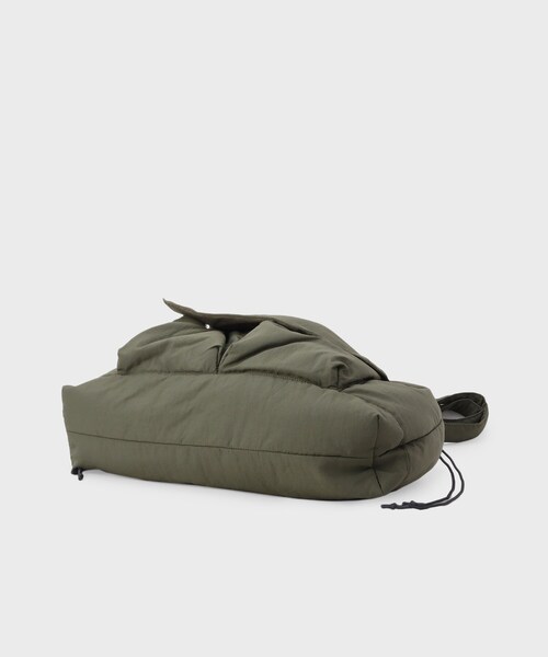 INDIVI（インディヴィ）の「新色登場！【超軽量】フロントポケットバッグ（トートバッグ・レディース・カーキ/ブラック/ダークブラウン・00）」の7枚目の写真