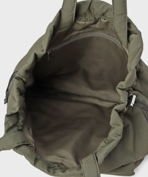 INDIVI（インディヴィ）の「新色登場！【超軽量】フロントポケットバッグ（トートバッグ・レディース・カーキ/ブラック/ダークブラウン・00）」の10枚目の写真