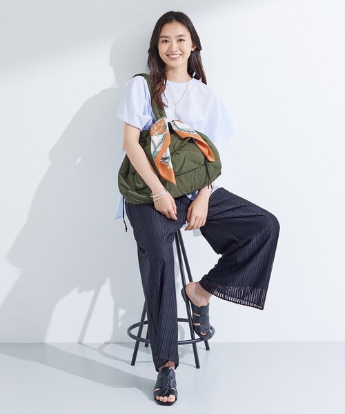 INDIVI（インディヴィ）の「新色登場！【超軽量】フロントポケットバッグ（トートバッグ・レディース・カーキ/ブラック/ダークブラウン・00）」の21枚目の写真