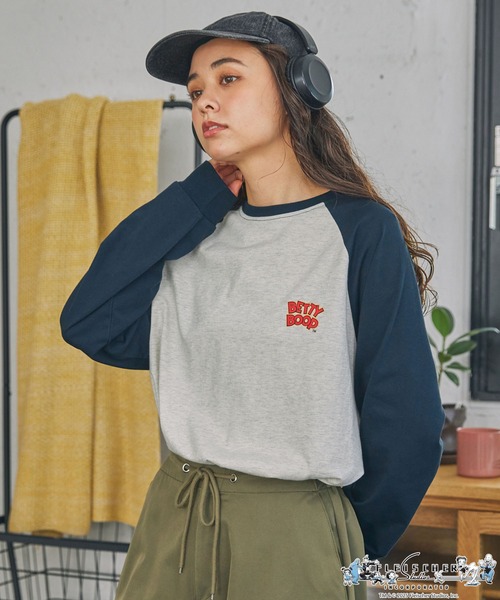 BETTY BOOP（ベティ・ブープ）の「【BettyBoop(TM)】ベティー ブープ(TM) 別注  ヴィンテージプリント オーバーサイズ ラグラン長袖Tシャツ（Tシャツ/カットソー・レディース・ブラック/ネイビー・FREE）」の16枚目の写真