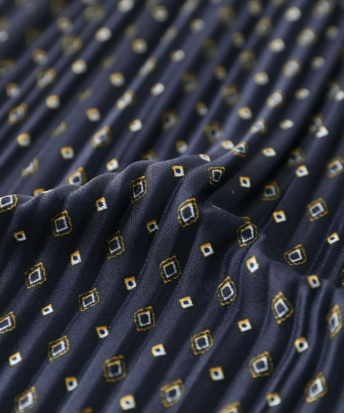 n'OrLABEL（ノアールレーベル）の「【機能素材】『セルフカットプリーツパンツ』（その他パンツ・レディース・ブラック/ネイビー/マルチ・2/1）」の4枚目の写真