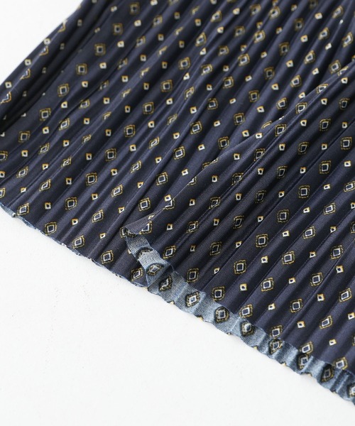 n'OrLABEL（ノアールレーベル）の「【機能素材】『セルフカットプリーツパンツ』（その他パンツ・レディース・ブラック/ネイビー/マルチ・2/1）」の5枚目の写真