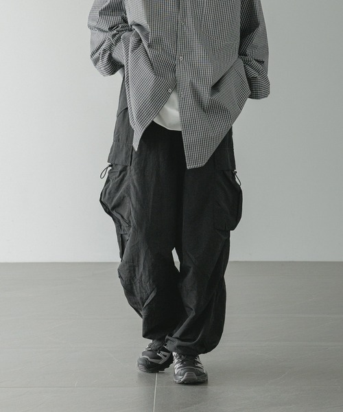 LOWRYS FARM（ローリーズファーム）の「ナイロンドロストＰＫカーゴパンツ　 586500（カーゴパンツ・メンズ・ブラック/ブラウン・MEDIUM/LARGE）」の22枚目の写真