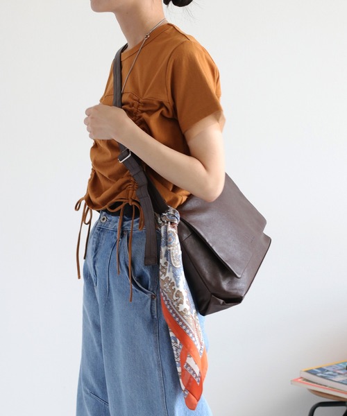 Legato Largo（レガートラルゴ）の「【Legato Largo】洗えるかばん ユニプレーンフェイクレザーショルダーバッグ 〈ユニセックス〉（ショルダーバッグ・レディース・ブラック/ダークブラウン/アイボリー・FREE）」の10枚目の写真