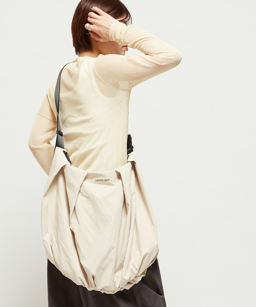 CONVERSE TOKYO（コンバーストウキョウ）の「SHEER KNIT PULLOVER（Tシャツ/カットソー・レディース・ブラック/イエロー/ピンク/グレー・FREE）」の13枚目の写真