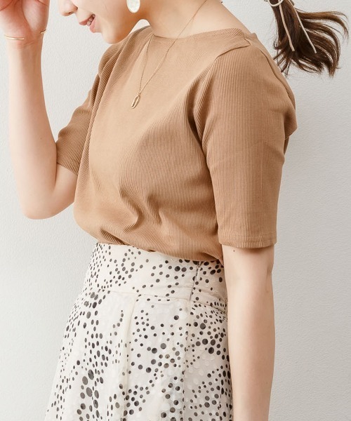 RCD(アールシーディー)の「ボートネック5分袖コットンリブTシャツ(Tシャツ/カットソー・レディース・ブラック/オフホワイト/ベージュ・LL/L/M)」の3枚目の写真