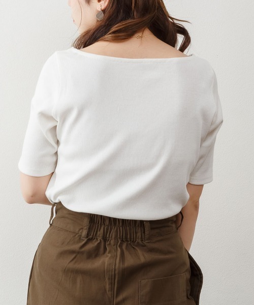 RCD(アールシーディー)の「ボートネック5分袖コットンリブTシャツ(Tシャツ/カットソー・レディース・ブラック/オフホワイト/ベージュ・LL/L/M)」の6枚目の写真