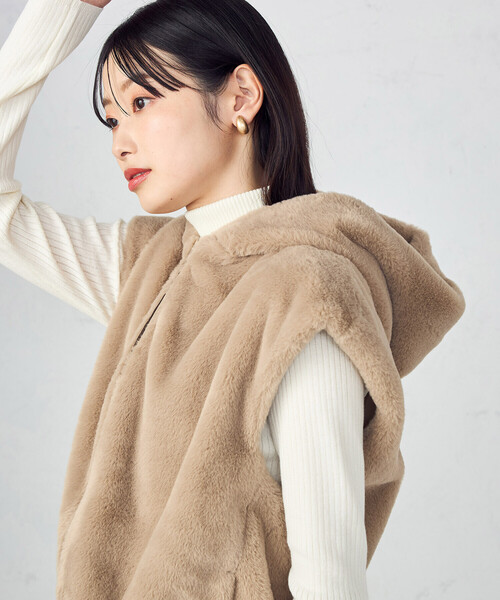 COMME CA ISM（コムサイズム）の「ラビット調　ファーフーデッドジレ（ベスト・レディース・ブラウン/グレイッシュベージュ・FREE）」の14枚目の写真