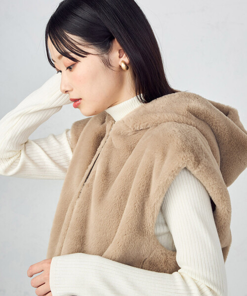 COMME CA ISM（コムサイズム）の「ラビット調　ファーフーデッドジレ（ベスト・レディース・ブラウン/グレイッシュベージュ・FREE）」の15枚目の写真