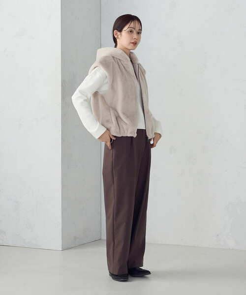COMME CA ISM（コムサイズム）の「ラビット調　ファーフーデッドジレ（ベスト・レディース・ブラウン/グレイッシュベージュ・FREE）」の18枚目の写真