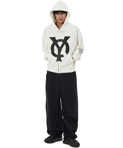 OY(オーワイ)の「『OY/オーワイ』BIG LOGO STUD HOODIE ZIP UP/ビッグロゴスタッドジップアップパーカー(パーカー・レディース・ホワイト/ブラック・L/M)」の5枚目の写真
