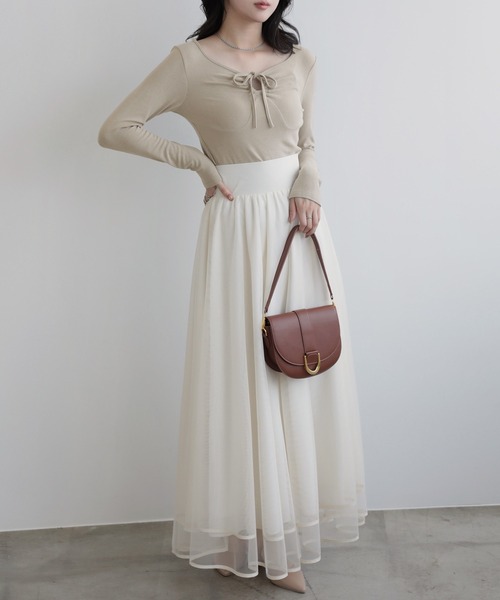 nouvellemoi（ヌーベルモイ）の「クロスストラップリボンギャザーカットソー（Tシャツ/カットソー・レディース・グレイッシュベージュ/ブラック/ホワイト/チャコールグレー・L/M/S）」の5枚目の写真