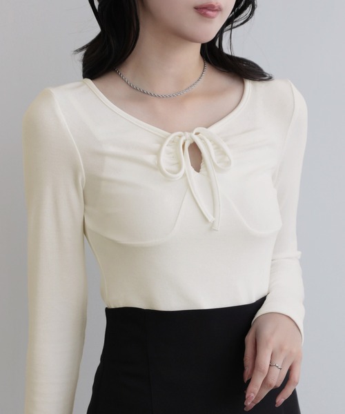 nouvellemoi（ヌーベルモイ）の「クロスストラップリボンギャザーカットソー（Tシャツ/カットソー・レディース・グレイッシュベージュ/ブラック/ホワイト/チャコールグレー・L/M/S）」の16枚目の写真