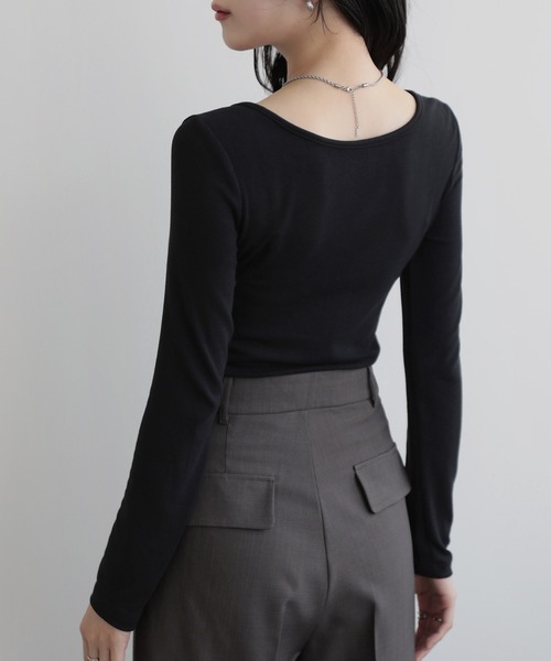 nouvellemoi（ヌーベルモイ）の「クロスストラップリボンギャザーカットソー（Tシャツ/カットソー・レディース・グレイッシュベージュ/ブラック/ホワイト/チャコールグレー・L/M/S）」の18枚目の写真