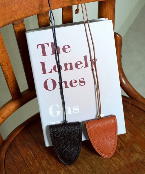 gossara（ゴサラ）の「サングラスホルダーNC（ネックレス・レディース・ブラウン系その他/ブラック・FREE）」の4枚目の写真