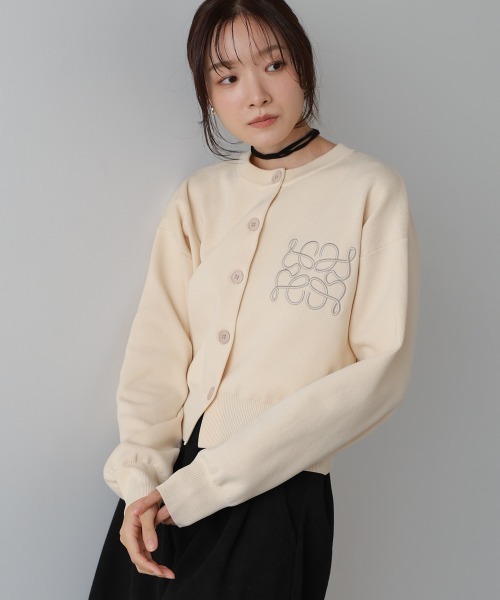 Bab(バブ)の「コード刺繍ニットカーディガン(カーディガン/ボレロ・レディース・ブラウン/アイボリー/ブラック・FREE)」の4枚目の写真