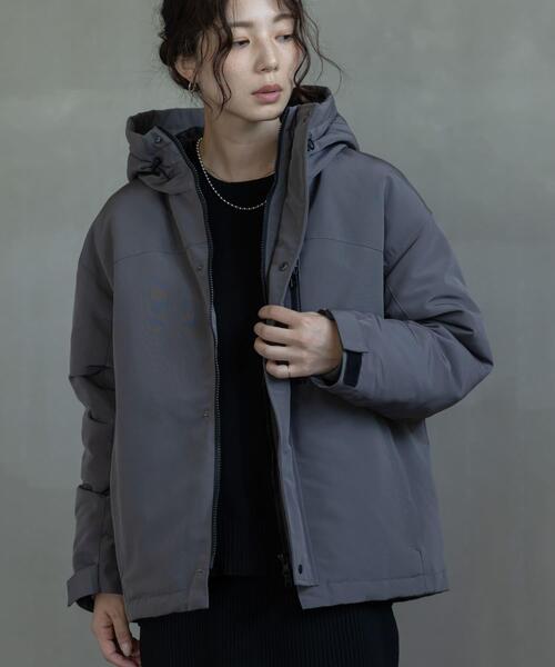 URBAN RESEARCH Sonny Label（アーバンリサーチサニーレーベル）の「フーディーダウンジャケット（ダウンジャケット/コート・レディース・チャコールグレー/アイボリー/ブラック/グレー系その他・FREE）」の22枚目の写真