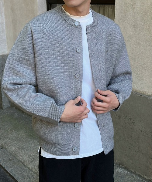 Otte(オッテ)の「ラウンドネックニットカーディガン(カーディガン/ボレロ・メンズ・ブラック/グレー・SMALL/MEDIUM/LARGE/X-LARGE)」の17枚目の写真
