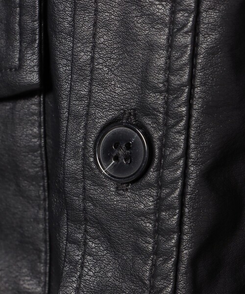 BEAMS HEART（ビームスハート）の「フェイクレザー CPO シャツ（シャツ/ブラウス・メンズ・ブラック/ダークブラウン・SMALL/MEDIUM/LARGE）」の5枚目の写真