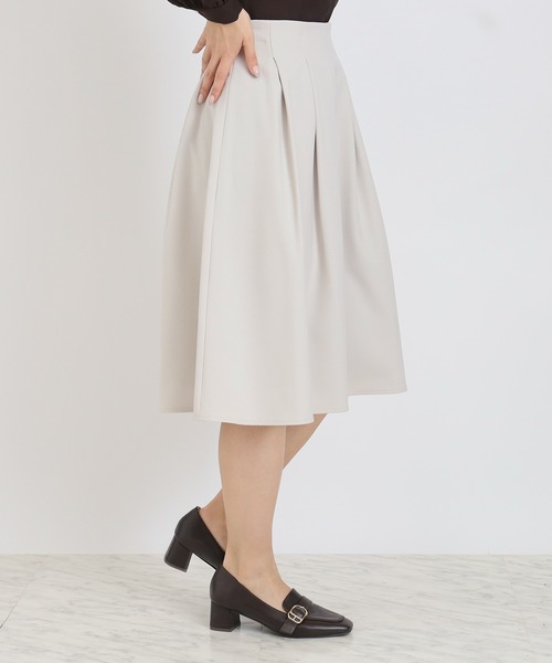 TRUDEA（トルディア）の「タックフレアスカート（スカート・レディース・ブラウン/ネイビー/ベージュ/チャコールグレー・MEDIUM/LARGE）」の8枚目の写真