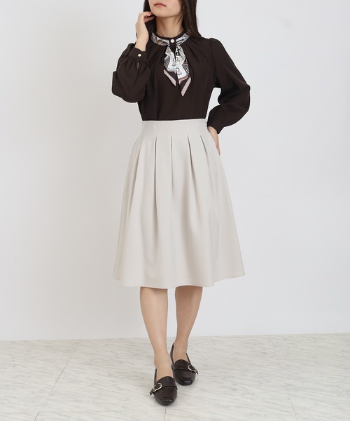 TRUDEA（トルディア）の「タックフレアスカート（スカート・レディース・ブラウン/ネイビー/ベージュ/チャコールグレー・MEDIUM/LARGE）」の9枚目の写真