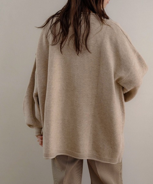NOAHL(ノアル)の「【NOAHL】ビッグシルエットVネックカーディガン(カーディガン/ボレロ・レディース・ライトベージュ/ナチュラル/グレー・FREE)」の17枚目の写真