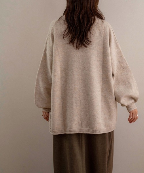 NOAHL(ノアル)の「【NOAHL】ビッグシルエットVネックカーディガン(カーディガン/ボレロ・レディース・ライトベージュ/ナチュラル/グレー・FREE)」の8枚目の写真