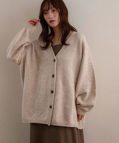 NOAHL(ノアル)の「【NOAHL】ビッグシルエットVネックカーディガン(カーディガン/ボレロ・レディース・ライトベージュ/ナチュラル/グレー・FREE)」の11枚目の写真