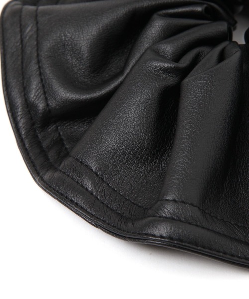 niko and...（ニコアンド）の「PU BIGシュシュ（シュシュ・レディース・ブラック/ベージュ/ブラウン・0）」の5枚目の写真