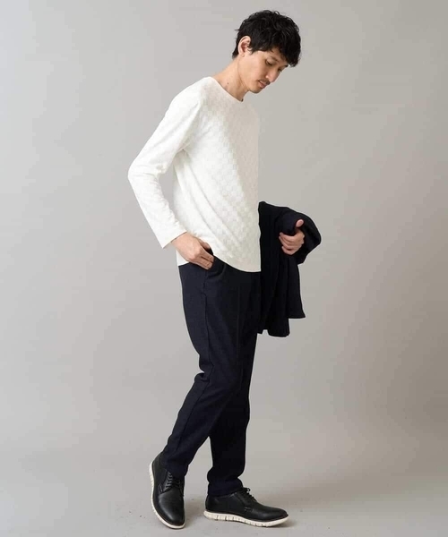 a.v.v(アーヴェヴェ)の「【ジャケット映えカットソー】ブロックリンクスジャカードクルーネックTシャツ 通勤/ビジネス/ジャケット【イージーケア/毛玉になりにくい/洗濯機で洗える】〈ON/(Tシャツ/カットソー・メンズ・ブラック/グリーン/ホワイト・46/48/50)」の16枚目の写真