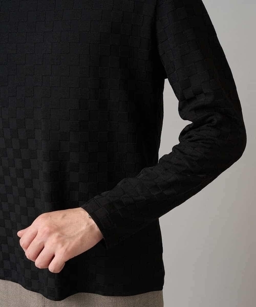 a.v.v(アーヴェヴェ)の「【ジャケット映えカットソー】ブロックリンクスジャカードクルーネックTシャツ 通勤/ビジネス/ジャケット【イージーケア/毛玉になりにくい/洗濯機で洗える】〈ON/(Tシャツ/カットソー・メンズ・ブラック/グリーン/ホワイト・46/48/50)」の6枚目の写真